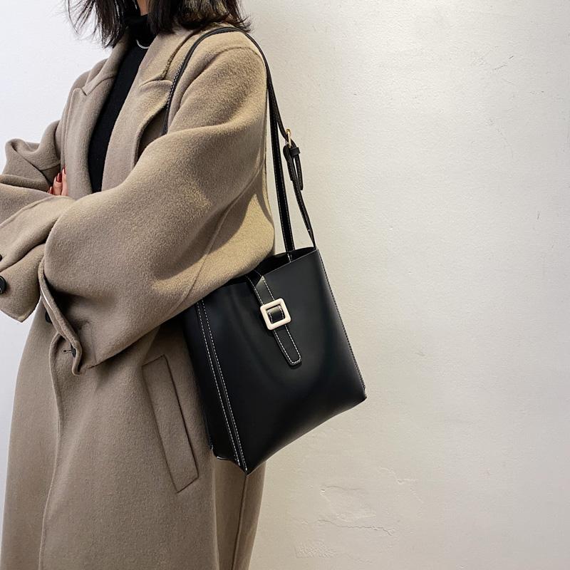 Europe Temperament Simple WomenShoulder Bag Two Sets Black 2021 Brand Bag Pure Color Casual Office Daily Dating Shopper Bags, Caramel colour
Europe Temperament Simple WomenShoulder Bag Two Sets Black 2021 Brand Bag Pure Color Casual Office Daily Dating Shopper Bags, Caramel colour