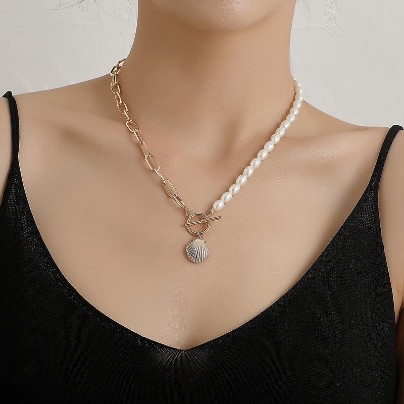 Trendy Asymmetric Shell Pearl Pendant Necklace for Women Fashion Coin Big Chain Choker Necklaces Jewelry Christmas Gift
Trendy Asymmetric Shell Pearl Pendant Necklace for Women Fashion Coin Big Chain Choker Necklaces Jewelry Christmas Gift