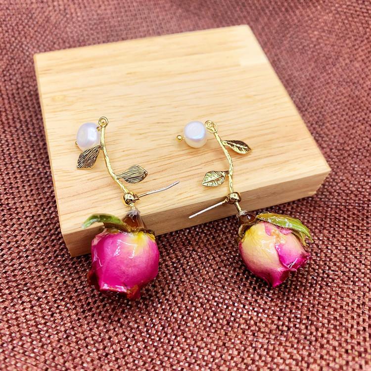 Shiny Side New Accessories Elegant Real Flower Stud Earrings for Women Simple Style Gift Vintage Pearl Rose Earrings
Shiny Side New Accessories Elegant Real Flower Stud Earrings for Women Simple Style Gift Vintage Pearl Rose Earrings