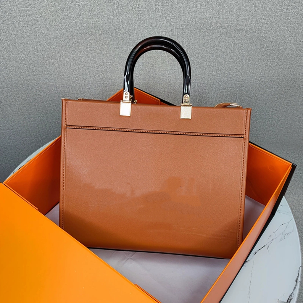 Large capacity women's handbag 2022 women bag retro fashion shoulder bag designer luxury f Tote
Large capacity women's handbag 2022 women bag retro fashion shoulder bag designer luxury f Tote