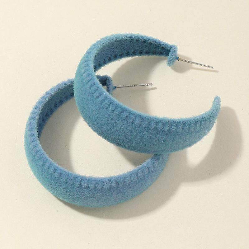 2021 New Fashion Velvet C Shape Earrings Winter Velvet Big Round Stud Earrings For Women Girl Gifts Fashion Jewelry
2021 New Fashion Velvet C Shape Earrings Winter Velvet Big Round Stud Earrings For Women Girl Gifts Fashion Jewelry