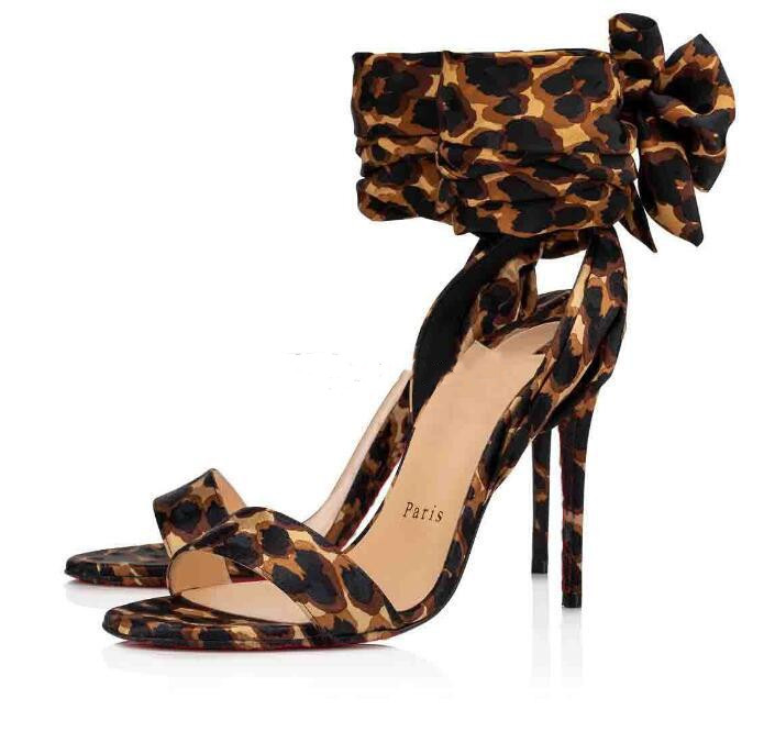2020 women spikes toe pumps dress shoes cross strap heel Red Bottom leathe high heels lady dress shoes wedding sandals crepe satin perched
2020 women spikes toe pumps dress shoes cross strap heel Red Bottom leathe high heels lady dress shoes wedding sandals crepe satin perched