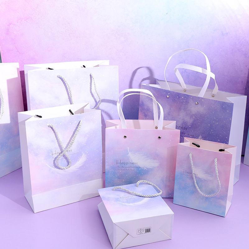 3/5 pcs Dream starry sky Christmas gift bag exquisite birthday and holiday paper hand-held packing bags wedding Party gift box
3/5 pcs Dream starry sky Christmas gift bag exquisite birthday and holiday paper hand-held packing bags wedding Party gift box