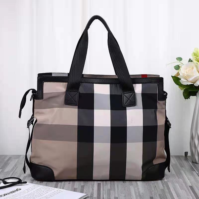 Lightweight waterproof one shoulder portable messenger bag one shoulder women's bag new high capacity Oxford in summer, Black
Lightweight waterproof one shoulder portable messenger bag one shoulder women's bag new high capacity Oxford in summer, Black
