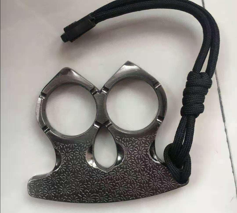 Self defense and wolf broken window tool fist buckle finger tiger two finger clasp double finger hand support ring 7845
Self defense and wolf broken window tool fist buckle finger tiger two finger clasp double finger hand support ring 7845
