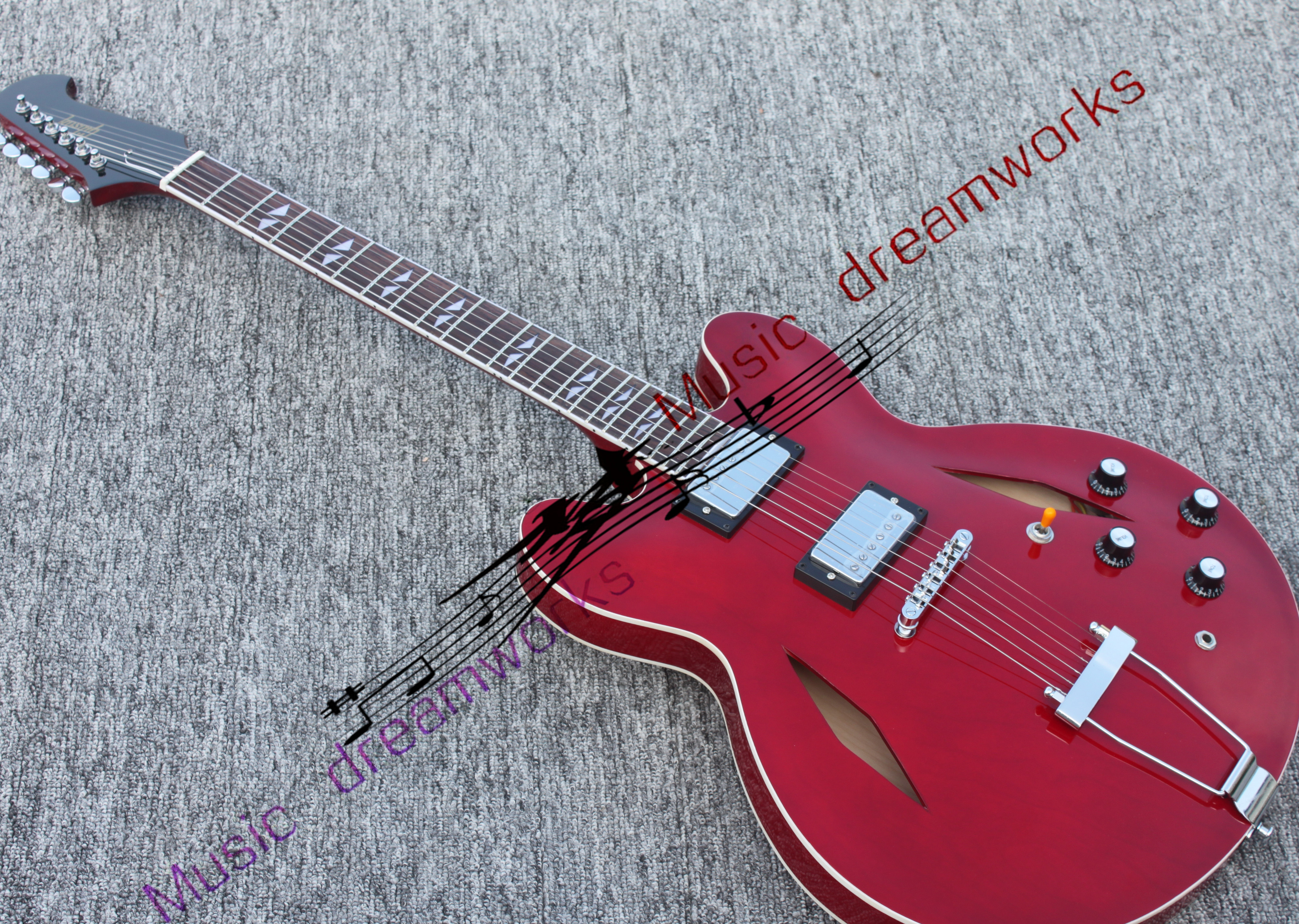 Dave Grohl 335 Metallic Pelham Red Semi Hollow Body Jazz Electric Guitar Guitarra Double Diamond Holes, Split Diamond Inlay
Dave Grohl 335 Metallic Pelham Red Semi Hollow Body Jazz Electric Guitar Guitarra Double Diamond Holes, Split Diamond Inlay
