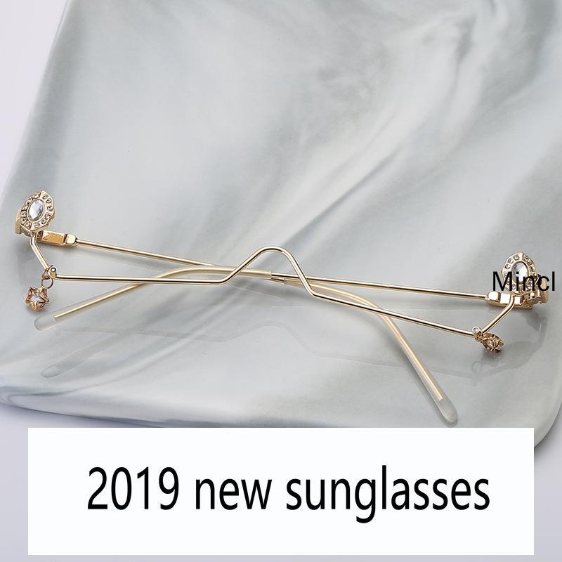 New Fashion eyeglasses Alloy Frame for Women green and Red Gem Lensless Chain Pendant Half Frame Luxury Diamond glasses FML
New Fashion eyeglasses Alloy Frame for Women green and Red Gem Lensless Chain Pendant Half Frame Luxury Diamond glasses FML