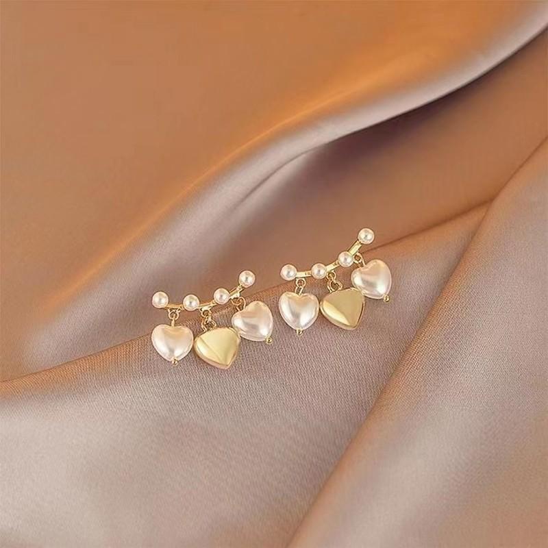 Stud Arrival Earrings Fashion Heart Metal Women Trendy Ins Big Pearl Love Female Simple Cute Water Drop Jewelry, Golden;silver
Stud Arrival Earrings Fashion Heart Metal Women Trendy Ins Big Pearl Love Female Simple Cute Water Drop Jewelry, Golden;silver