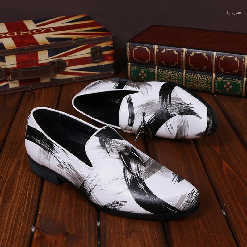 Christia Bella Handmade Black and White Scrawl Male Arder Smoking Slippers Shoes Prom Men Loafers Shoes Men's Dress Flats1
Christia Bella Handmade Black and White Scrawl Male Arder Smoking Slippers Shoes Prom Men Loafers Shoes Men's Dress Flats1