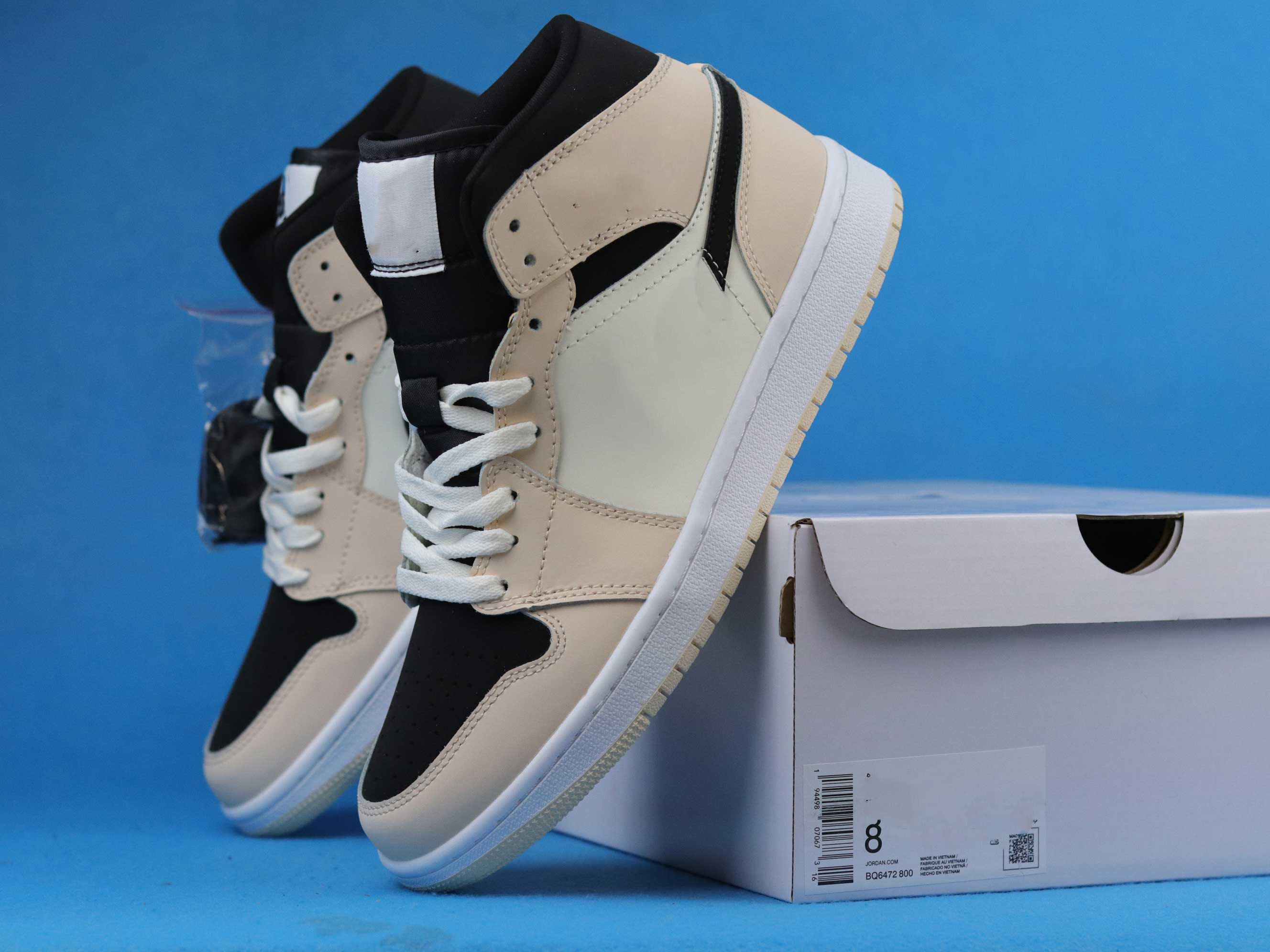 2021 Jupman 1 Mid WMNS Barely Orange Basketball Shoe Milk tea Women Men Fashion Trainers luxurys Designer Sneakers With Box, #1
2021 Jupman 1 Mid WMNS Barely Orange Basketball Shoe Milk tea Women Men Fashion Trainers luxurys Designer Sneakers With Box, #1