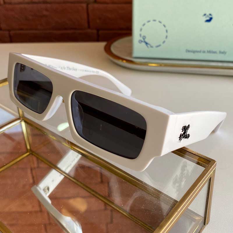 Rectangular classic fashion 40008 glasses 8.0MM polycarbonate plate notched frame sunglasses for men and women white sunglasses
Rectangular classic fashion 40008 glasses 8.0MM polycarbonate plate notched frame sunglasses for men and women white sunglasses