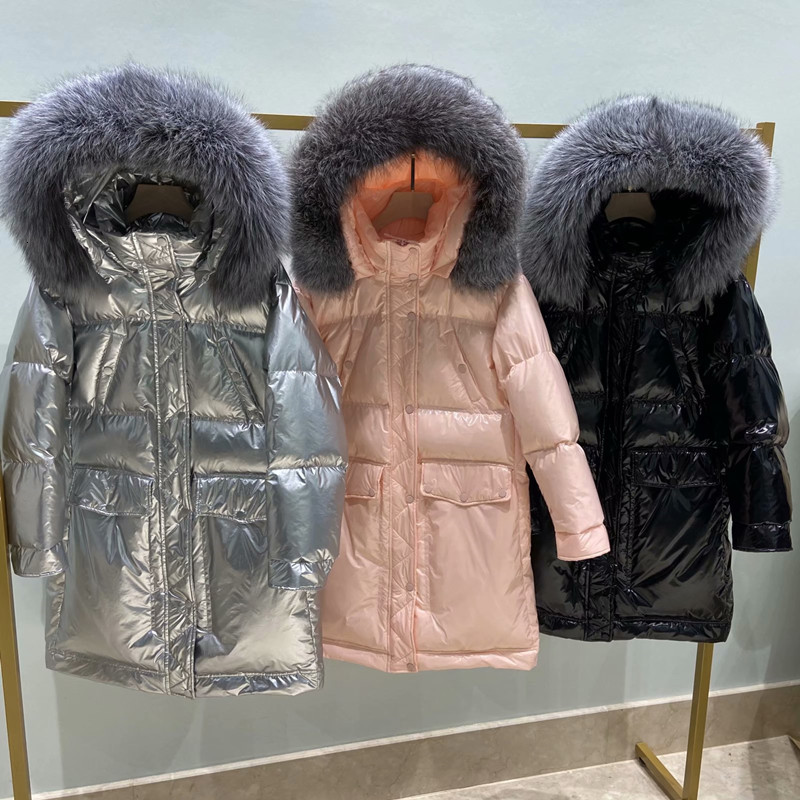 2021 New Aileegogo Female Winter Bright Color Big Regal Neck 90% White Down Silver Jacket Black Snow Outwear X690
2021 New Aileegogo Female Winter Bright Color Big Regal Neck 90% White Down Silver Jacket Black Snow Outwear X690