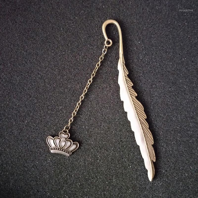 New Trendy Feather Crown Luminous Glow In The Dark Silver Bookmarks Page Marker Bookmark Metal Book Accessories1
New Trendy Feather Crown Luminous Glow In The Dark Silver Bookmarks Page Marker Bookmark Metal Book Accessories1