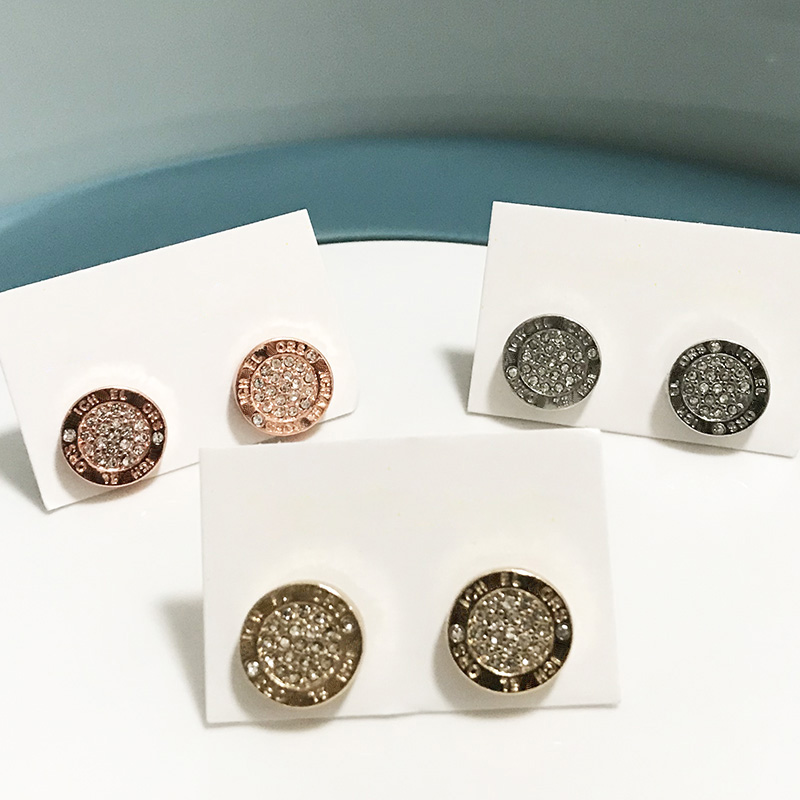 famous new york fashion ear stud women round dianmond pave earrings fashion crystal letter earring good quality earrings with cartons 
famous new york fashion ear stud women round dianmond pave earrings fashion crystal letter earring good quality earrings with cartons