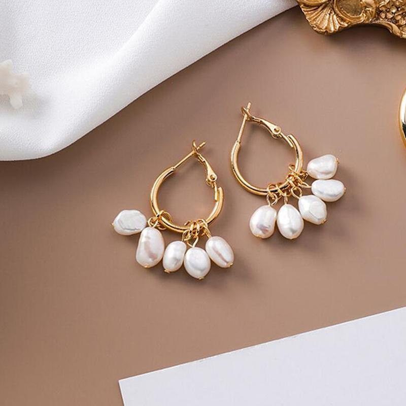 Earrings 2020 new Trend Pearl Classic Geometric Pendant Earrings celebrities sexy Earring Korean women's jewelry Party wedding1
Earrings 2020 new Trend Pearl Classic Geometric Pendant Earrings celebrities sexy Earring Korean women's jewelry Party wedding1