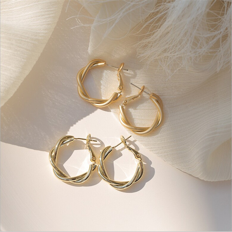 S925 Silver Needle Distortion Interweave Twist Metal Circle Geometric Round Hoop Earrings for Women Girls Accessories Party Retro Jewelry, Golden;silver
S925 Silver Needle Distortion Interweave Twist Metal Circle Geometric Round Hoop Earrings for Women Girls Accessories Party Retro Jewelry, Golden;silver
