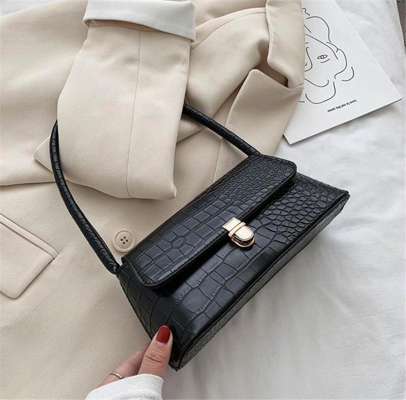2021 Vintage Fashion Women Handbags High Quality Crocodile pattern PU Leather Women's Designer Handbag Lock Shoulder bag black
2021 Vintage Fashion Women Handbags High Quality Crocodile pattern PU Leather Women's Designer Handbag Lock Shoulder bag black