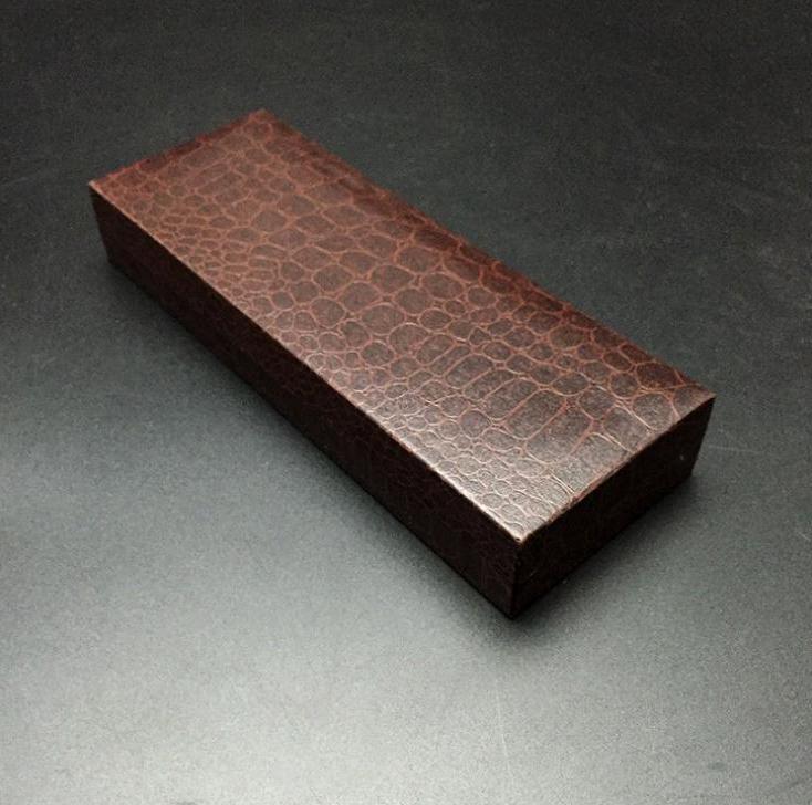 250pcs/lot Business Pen Pacakging Paper Box Black Flip Pen Box Spot Imitation Pu Gift Paper Wholesale
250pcs/lot Business Pen Pacakging Paper Box Black Flip Pen Box Spot Imitation Pu Gift Paper Wholesale
