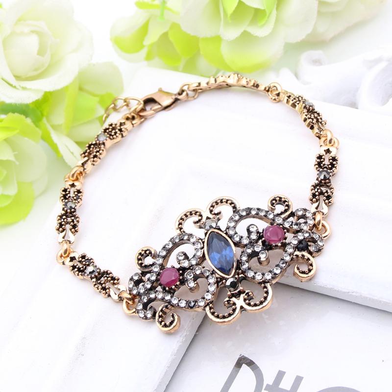 Classic Arabesque Bracelet Retro Gold Color Vintage Morocco Women Floral Hollow Out Jewelry Ladies Engagement Party Bijoux Gift
Classic Arabesque Bracelet Retro Gold Color Vintage Morocco Women Floral Hollow Out Jewelry Ladies Engagement Party Bijoux Gift