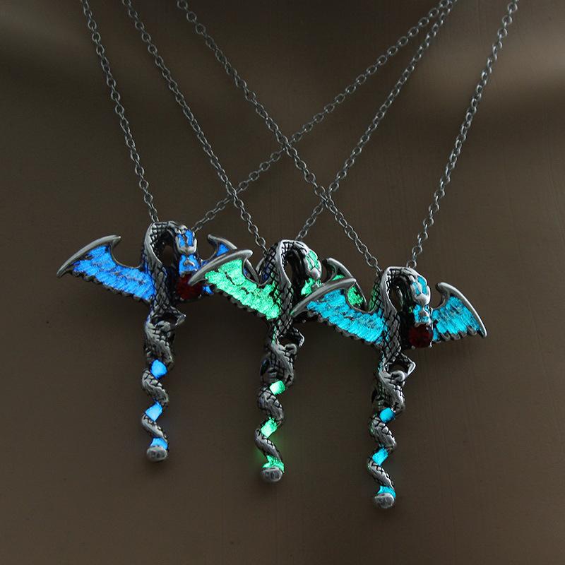 Punk Style Necklace with Silver Color Dragon Shaped Glow in the Dark Pendant Necklace for Men Gift
Punk Style Necklace with Silver Color Dragon Shaped Glow in the Dark Pendant Necklace for Men Gift