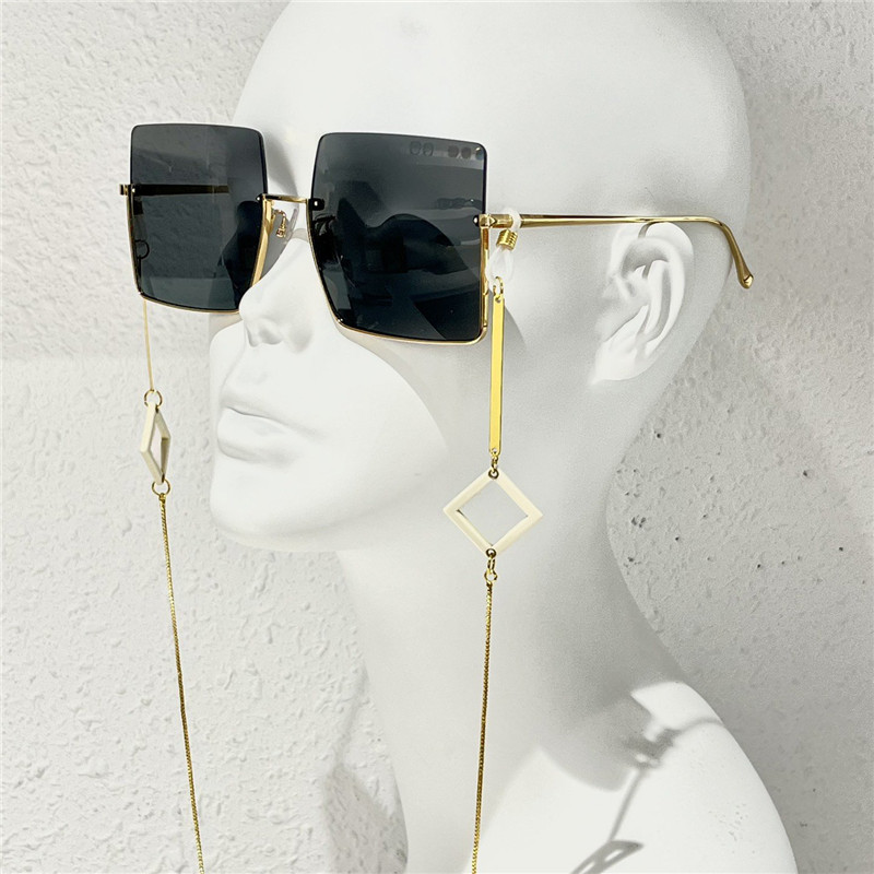 Women Designer Square Sunglasses With Chains Fashion Street Mens Luxury Sun Glasses Letter Brand Ladies Eyeglasses Classic Eyewear
Women Designer Square Sunglasses With Chains Fashion Street Mens Luxury Sun Glasses Letter Brand Ladies Eyeglasses Classic Eyewear