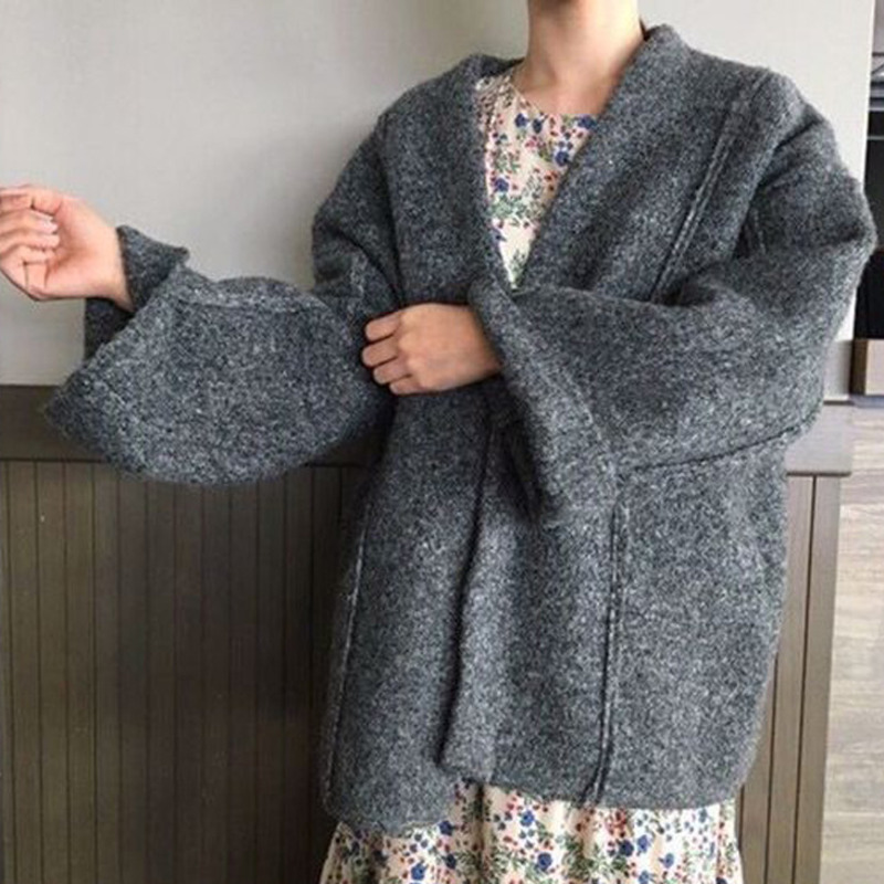 EWQ Autumn Ladies Short Woolen Coat Loose Flared Sleeves All-match Bat Sleeved Cardigan Solid Coats Ladies Plus Size QB366 201222