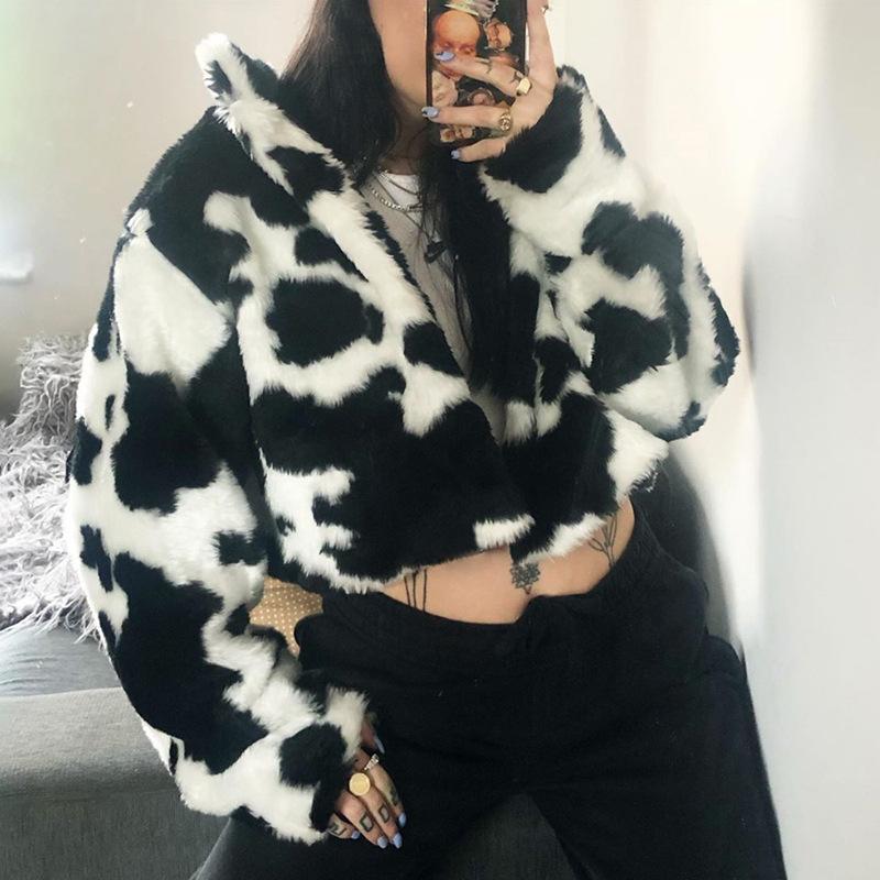 Autumn and winter new black white polka dot plush loose turtleneck cardigan jacket women
Autumn and winter new black white polka dot plush loose turtleneck cardigan jacket women