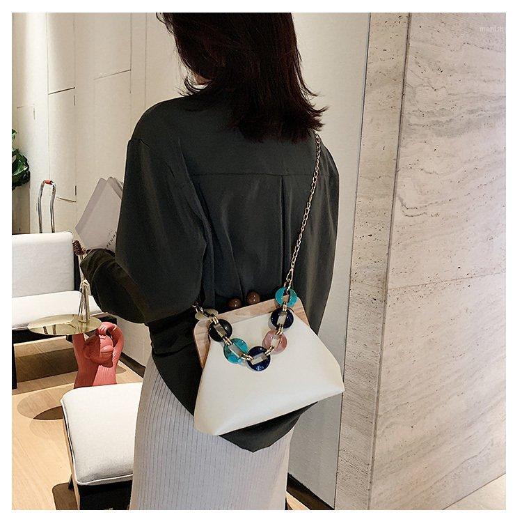 2020 new women's evening bag ladies retro bracelet evening bag fashion chain handbag bridal shoulder messenger small1, Black
2020 new women's evening bag ladies retro bracelet evening bag fashion chain handbag bridal shoulder messenger small1, Black