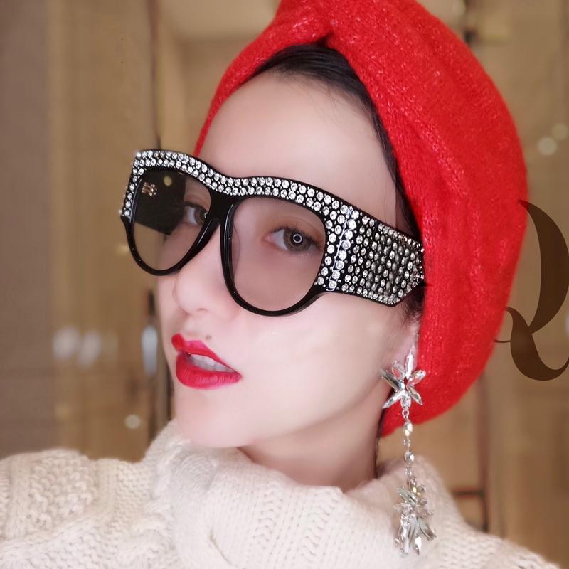Oversized Fake Rhinestone Frame Square Sunglasses Women Diamond Shiny Brand Sun Glasses Men Gradient Lens Shades Glasses UV400
Oversized Fake Rhinestone Frame Square Sunglasses Women Diamond Shiny Brand Sun Glasses Men Gradient Lens Shades Glasses UV400