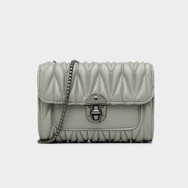 Pleated Pure Color Retro Ladies Fashion Casual Shoulder Messenger Bags Ins Super Fire Small Square Bag Mobile Phone Bag Wallet, Black
Pleated Pure Color Retro Ladies Fashion Casual Shoulder Messenger Bags Ins Super Fire Small Square Bag Mobile Phone Bag Wallet, Black