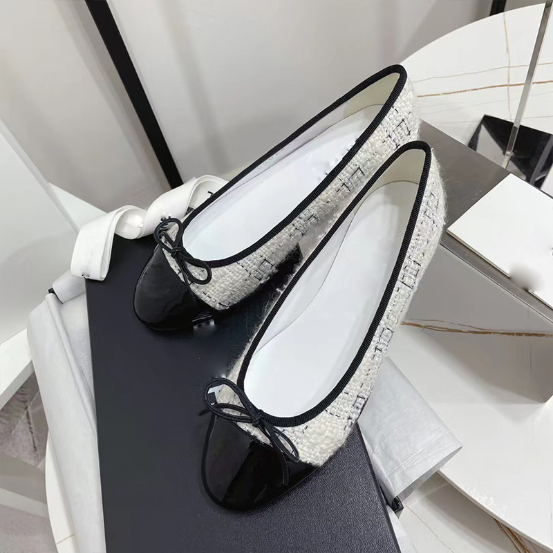 2022s Designer Ladies Flat Leather Shoes Luxury Bow Ballet Dress Shoes White, Shoe box
2022s Designer Ladies Flat Leather Shoes Luxury Bow Ballet Dress Shoes White, Shoe box