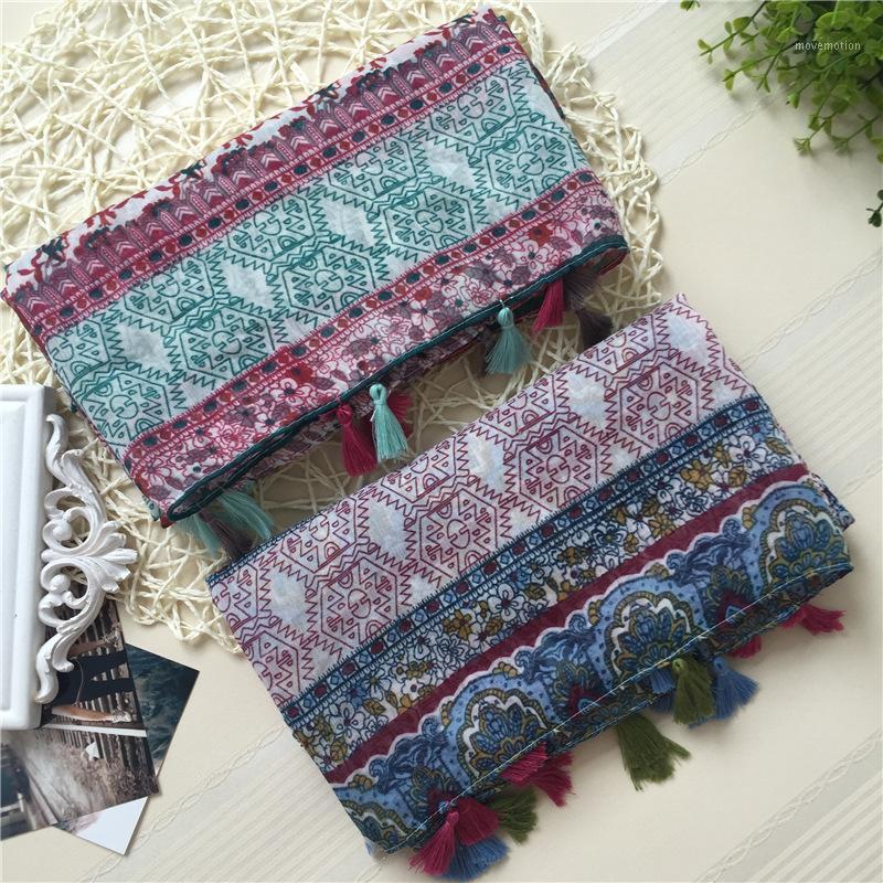 2020 Ethnic style beach towel Autumn and winter cotton and linen scarf women sunscreen silk Scarves fashion print tassel shawl1
2020 Ethnic style beach towel Autumn and winter cotton and linen scarf women sunscreen silk Scarves fashion print tassel shawl1