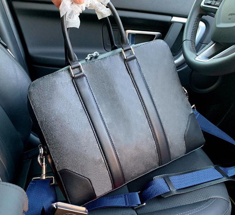 Men's Handbags Business Premium Briefcases Crossbody Bag Fashionable Mens Bags To Enhance Temperament, Black
Men's Handbags Business Premium Briefcases Crossbody Bag Fashionable Mens Bags To Enhance Temperament, Black