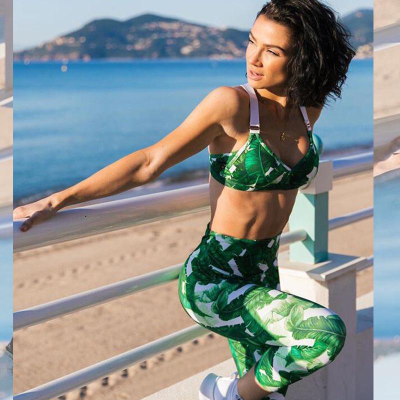 2020 Fitness Tracksuit Women 2 Two Pieces Set Printed Tops Bra and Gym Leggings Joggers Female Outfits Matching Suits, Green
2020 Fitness Tracksuit Women 2 Two Pieces Set Printed Tops Bra and Gym Leggings Joggers Female Outfits Matching Suits, Green