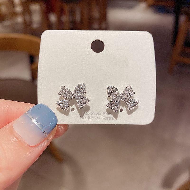 Exquisite Bowknot Earrings for Women Micro Paved Cubic Zirconia Stud Earrings Party Gift Jewelry
Exquisite Bowknot Earrings for Women Micro Paved Cubic Zirconia Stud Earrings Party Gift Jewelry