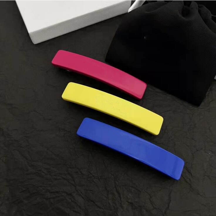 2022 New style designer Candy colors Women Hair Clips Barrettes For fashion lady girls Accessories Jewelry, Golden;silver
2022 New style designer Candy colors Women Hair Clips Barrettes For fashion lady girls Accessories Jewelry, Golden;silver