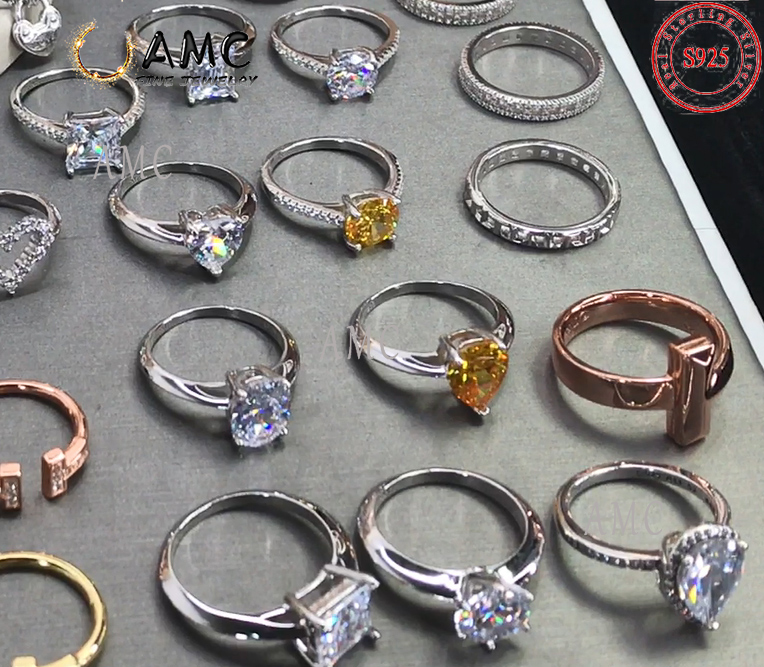 Ring Quality Brand Ring 925 Sterling Silver Rhinestone Ring Classic Carved Luxury Jewelry Lady Jewelry Girlfriend Gift Christmas Gift
Ring Quality Brand Ring 925 Sterling Silver Rhinestone Ring Classic Carved Luxury Jewelry Lady Jewelry Girlfriend Gift Christmas Gift