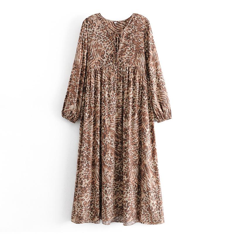 2021 New Spring leopard print Vintage chic women long sleeve tie neck beach Bohemian maxi dress Ladies rayon party wear, 8549
2021 New Spring leopard print Vintage chic women long sleeve tie neck beach Bohemian maxi dress Ladies rayon party wear, 8549