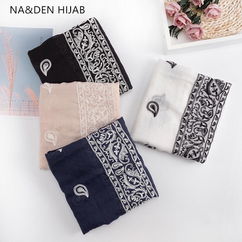 NEW Solid viscose cotton scarf with Paisley Embroidered scarf muslim women hijabs wraps fashion bandana 10pcs/lot fast shipping
NEW Solid viscose cotton scarf with Paisley Embroidered scarf muslim women hijabs wraps fashion bandana 10pcs/lot fast shipping