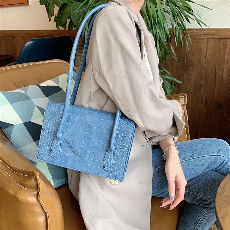 Fashion PU Leather Women Tote Handbags Elegant Alligator Pattern Ladies Large Shoulder Bag Simple Design Female Underarm Bags, Black
Fashion PU Leather Women Tote Handbags Elegant Alligator Pattern Ladies Large Shoulder Bag Simple Design Female Underarm Bags, Black