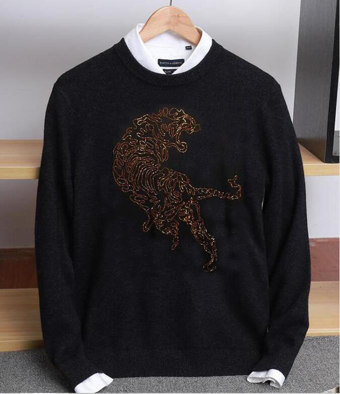 Fashion 2020 Diamond Marks Male Sweaters Lose High-necked Pullovers Style Striped Clothes Cotton Spring and Casual Autumn Ttly, The shown
Fashion 2020 Diamond Marks Male Sweaters Lose High-necked Pullovers Style Striped Clothes Cotton Spring and Casual Autumn Ttly, The shown