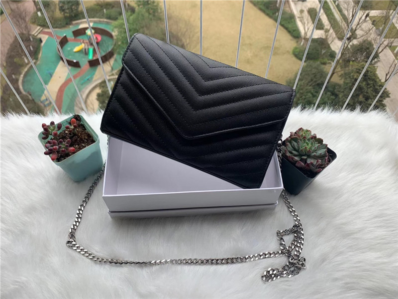 Women handbags PU leather high quality Messenger bag purses Silver chain Leisure wallet Shoulder Bags with dust bag, White
Women handbags PU leather high quality Messenger bag purses Silver chain Leisure wallet Shoulder Bags with dust bag, White