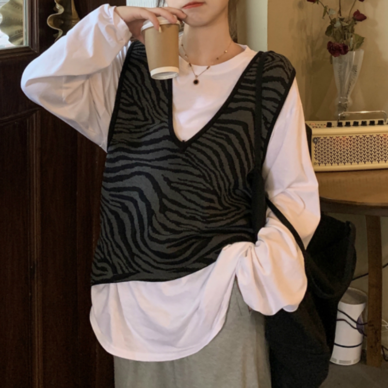 Zebra-Stripe Sweater Vest Women's Short Style Loose Autumn New Korean Style V-neck Sleeveless Sweater 201023