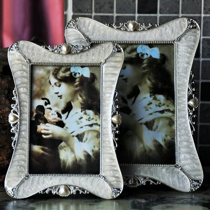 Korean Luxury Style Metal Photo Frame Picture rectangle Set Classical Pearl Home Christmas Decoration Mother's Day Gift
Korean Luxury Style Metal Photo Frame Picture rectangle Set Classical Pearl Home Christmas Decoration Mother's Day Gift
