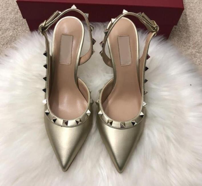 hot 2020 fashion women pumps Casual Designer Gold matt leather studded spikes slingback high heels saPlatform Pumps Wedding Shoes Black
hot 2020 fashion women pumps Casual Designer Gold matt leather studded spikes slingback high heels saPlatform Pumps Wedding Shoes Black