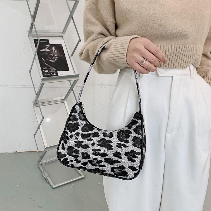 Soft PU Leather Female Hobos Underarm Bag Vintage Leopard Pattern Women Shoulder Bags Simple Design Ladies Clutch Purse Handbags, Stripeb
Soft PU Leather Female Hobos Underarm Bag Vintage Leopard Pattern Women Shoulder Bags Simple Design Ladies Clutch Purse Handbags, Stripeb