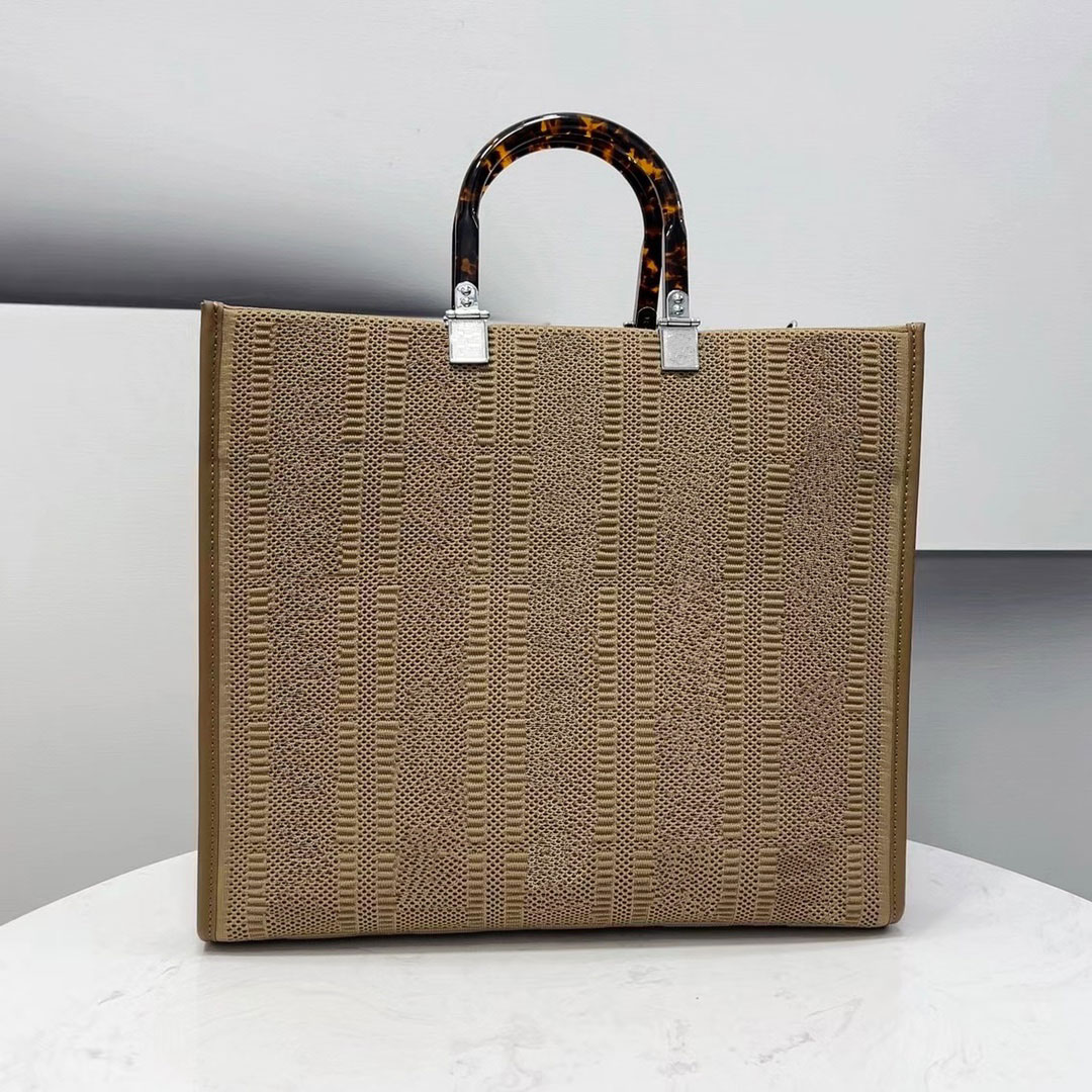tote bag Sunshine Medium shopper bags Wholesale designer Luxury handbags Leather crossbody shoulder bags large capacity handbag Metal letter strap Rome bag 2023, I need look other product
tote bag Sunshine Medium shopper bags Wholesale designer Luxury handbags Leather crossbody shoulder bags large capacity handbag Metal letter strap Rome bag 2023, I need look other product