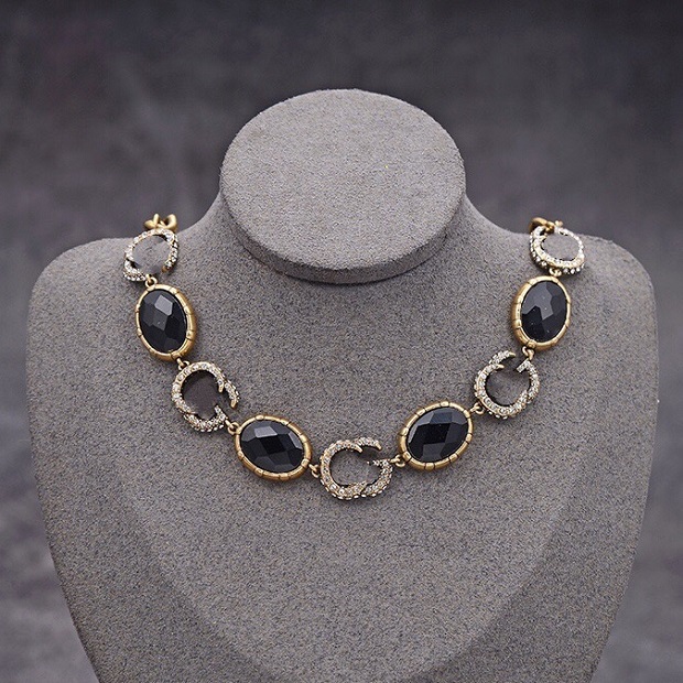 Luxury Designer Jewelry Women Necklace water drop Pendant Necklaces with letter stamp Brass retro earrings and chains fashion jewelry
Luxury Designer Jewelry Women Necklace water drop Pendant Necklaces with letter stamp Brass retro earrings and chains fashion jewelry