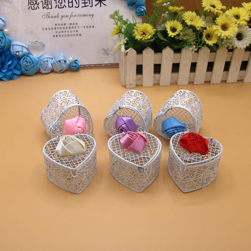European creative handmade iron heart-shaped rose pattern candy boxes tin jewelry box gift wedding party favor boxes
European creative handmade iron heart-shaped rose pattern candy boxes tin jewelry box gift wedding party favor boxes