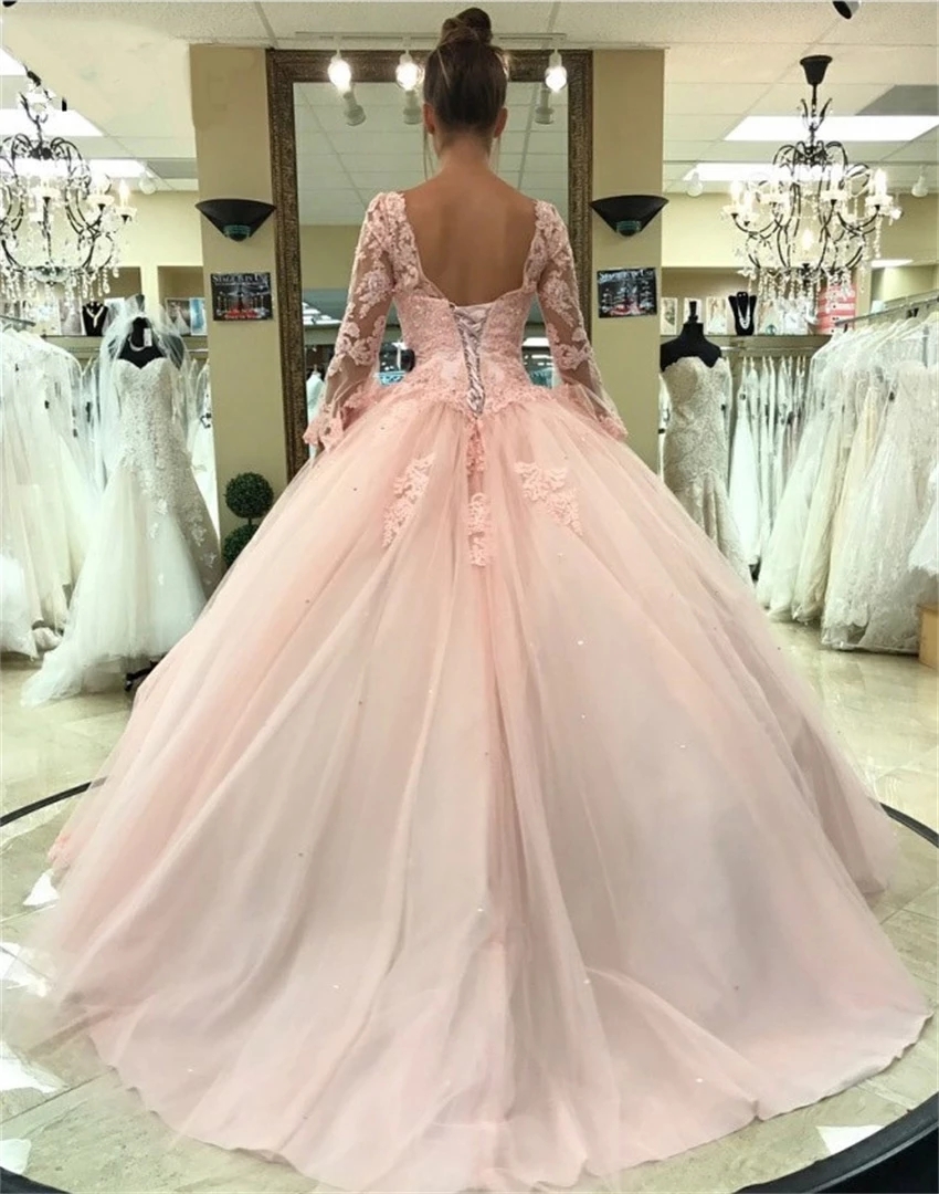 Designer Long Sleeves Ball Gown Quinceanera Dresses Train Lace Appliques Beads Tulle Princess Birthday Party Gowns Sweet 16 Dress 15 Years